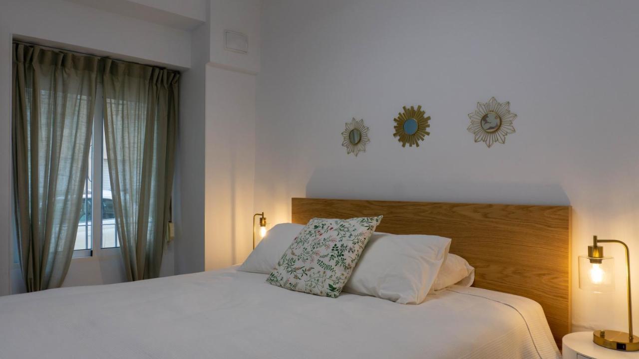 Apartment Caleta Beach Malaga Exterior photo