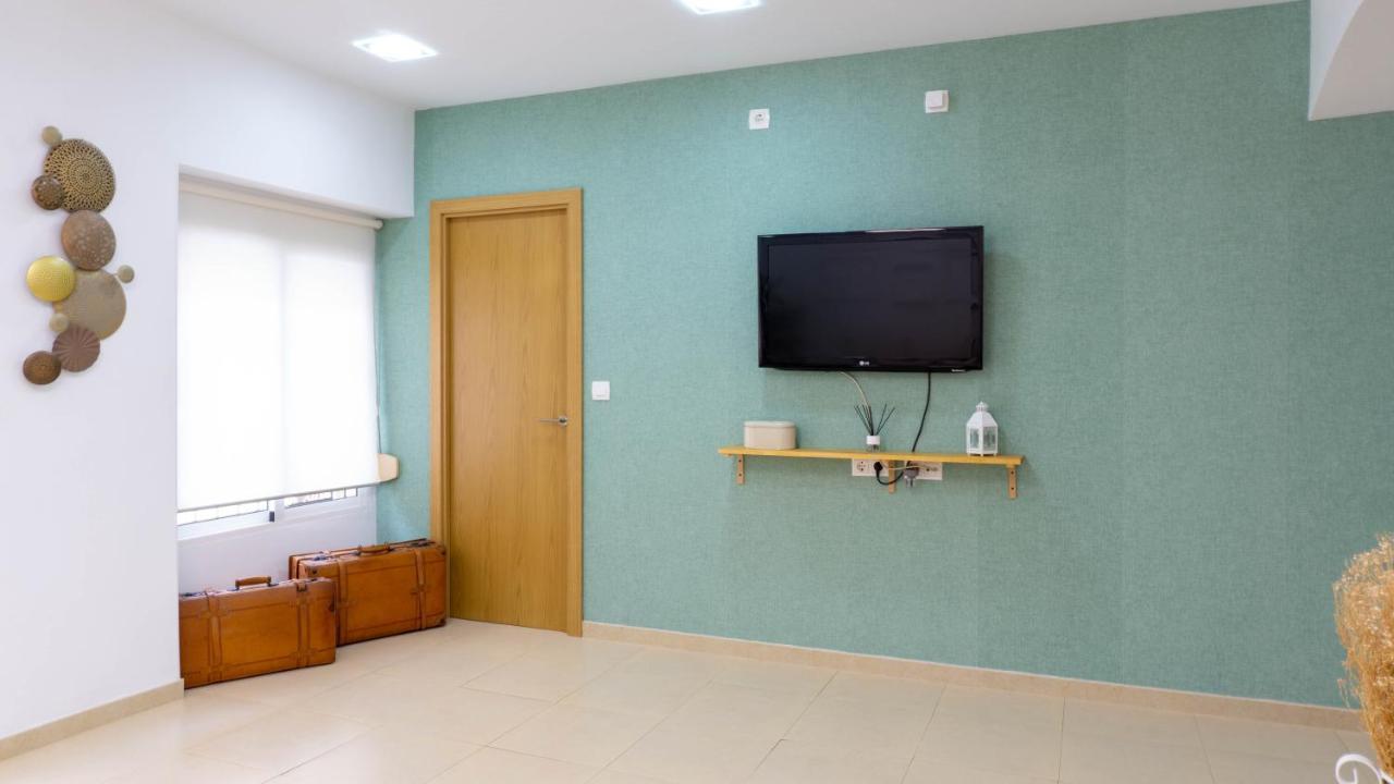 Apartment Caleta Beach Malaga Exterior photo